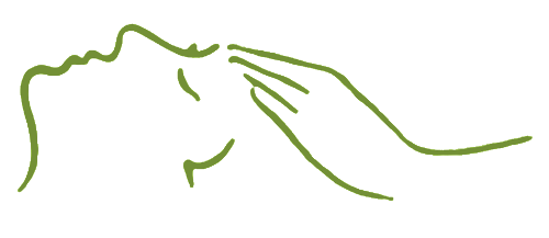 Visuel de mains posées sur un visage pour représenter le soin "Chemin de guérison" avec "Parenthèse avec Sylvaine"